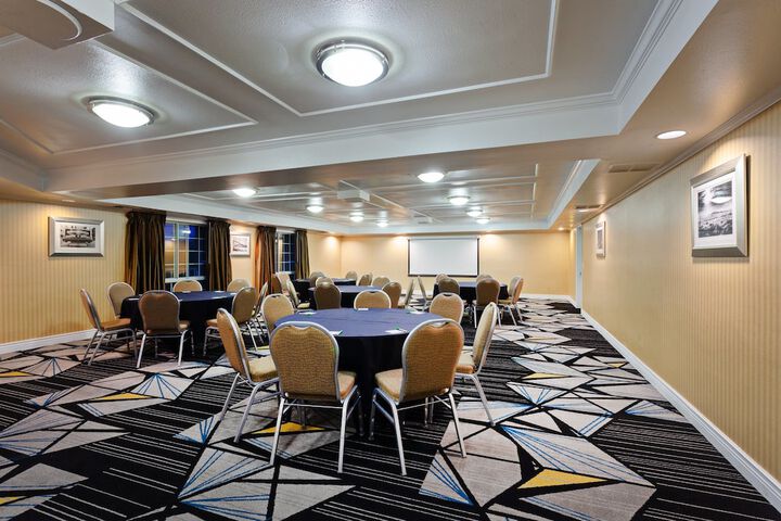 Holiday Inn Hotel & Suites San Mateo-San Francisco SFO by IHG