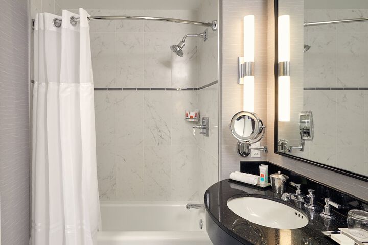Loews Philadelphia Hotel