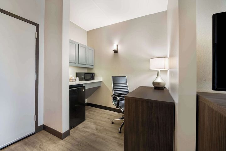 Comfort Suites Northlake