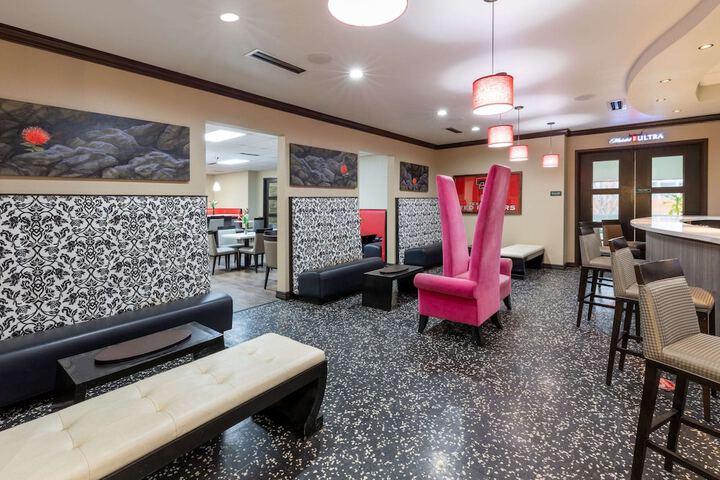Lounge 60 of 66