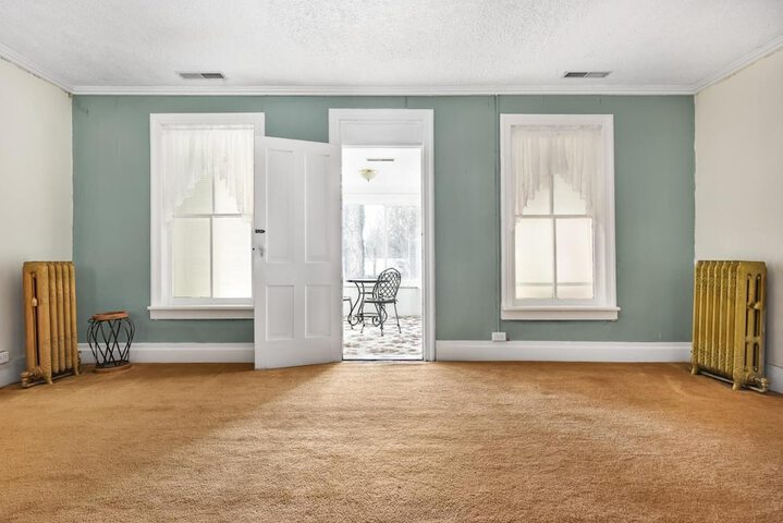 Room 10 of 26