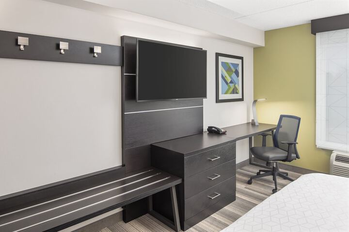 Holiday Inn Express & Suites Greenville-I-85 & Woodruff Rd by IHG