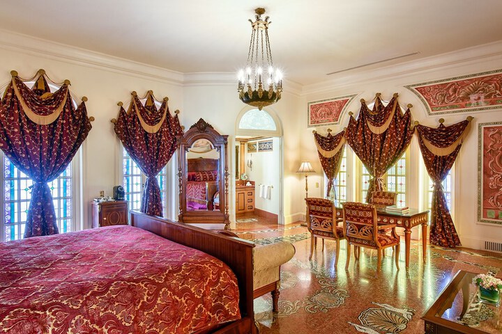 Room 42 of 120