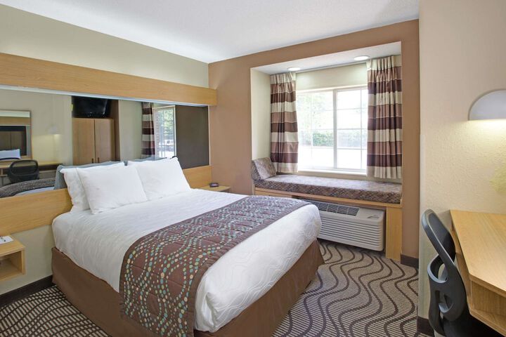 Room 5 of 15