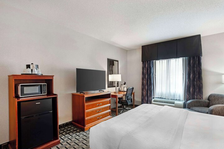 Room 18 of 42