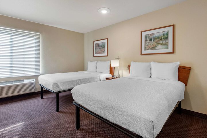 Room 8 of 18