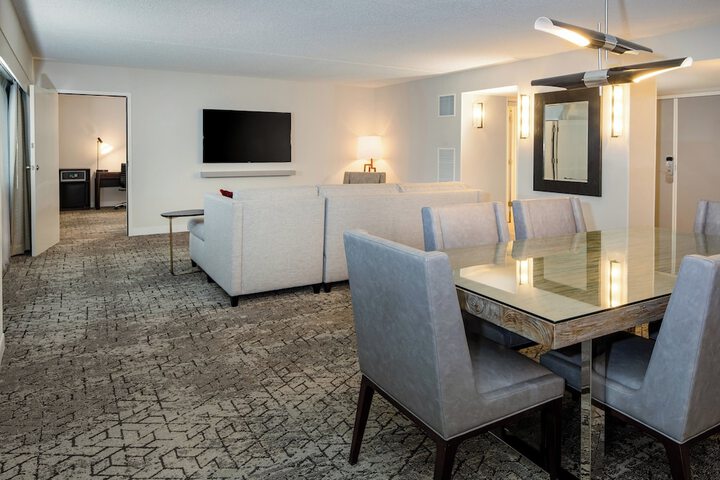 Sheraton Detroit Metro Airport