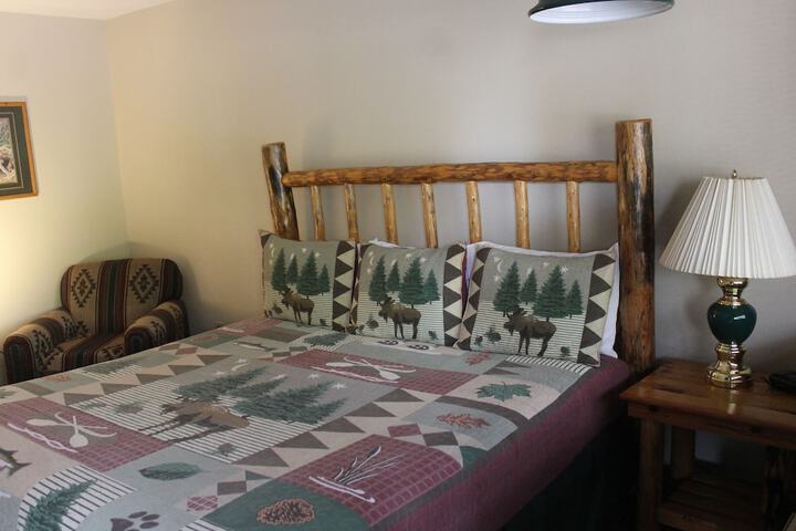 Room 12 of 18