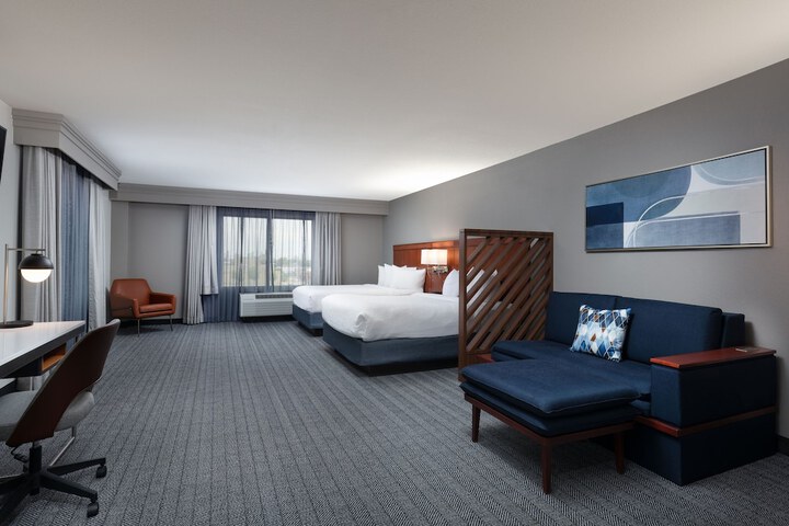 Courtyard by Marriott Wichita at Old Town