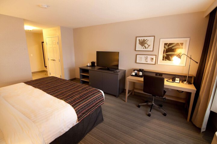 Room 7 of 28