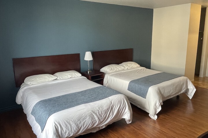 Room 33 of 38