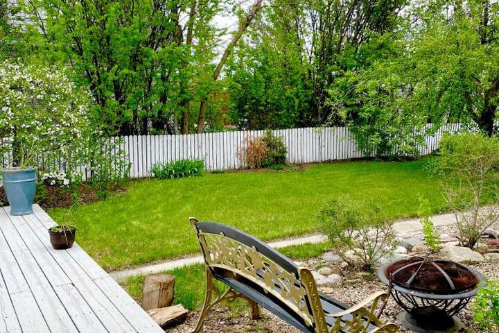 2-Bedroom Suite in the Heart of Downtown