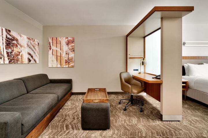 Room 22 of 82