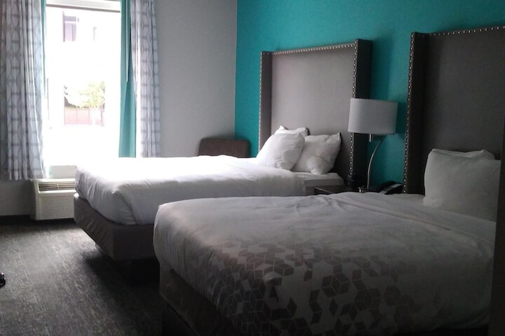 Room 17 of 49