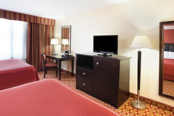 Room 10 of 14