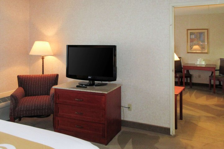 Room 13 of 30