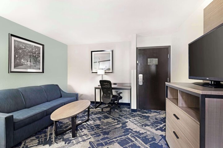 Room 30 of 41