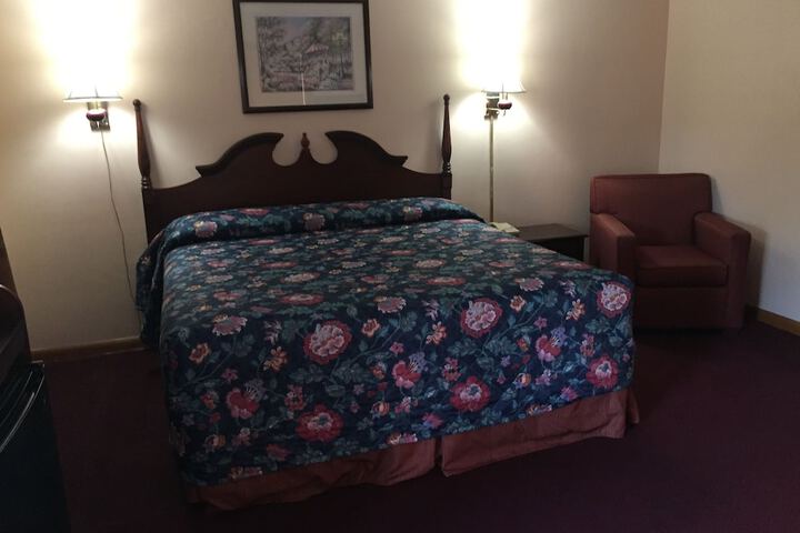 Room 17 of 37