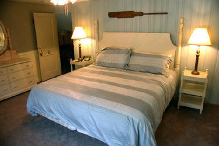 Mountaintop Lodge at Lake Naomi