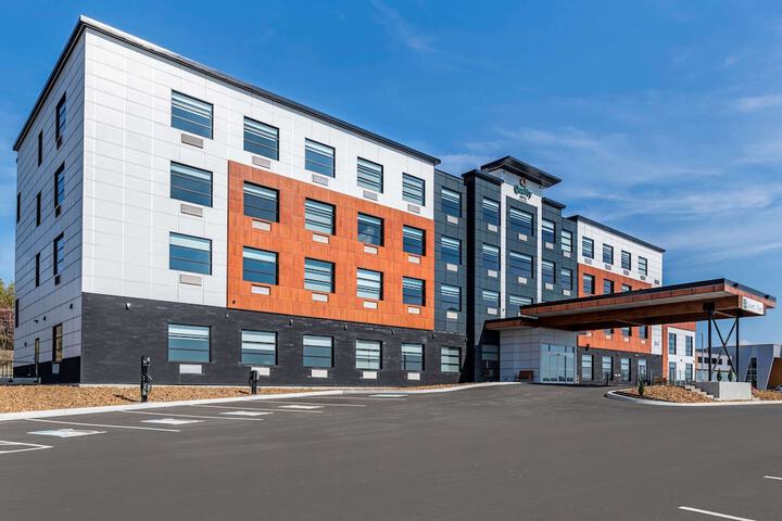 Hotel 6 of 65