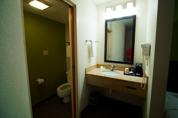 Room 9 of 17
