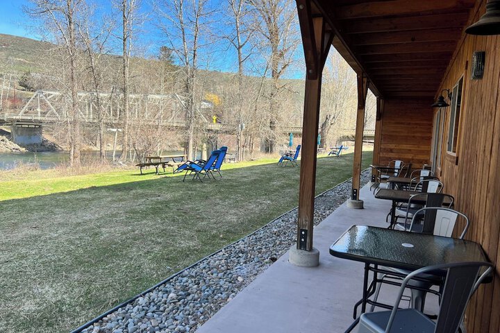 Methow River Lodge & Cabins