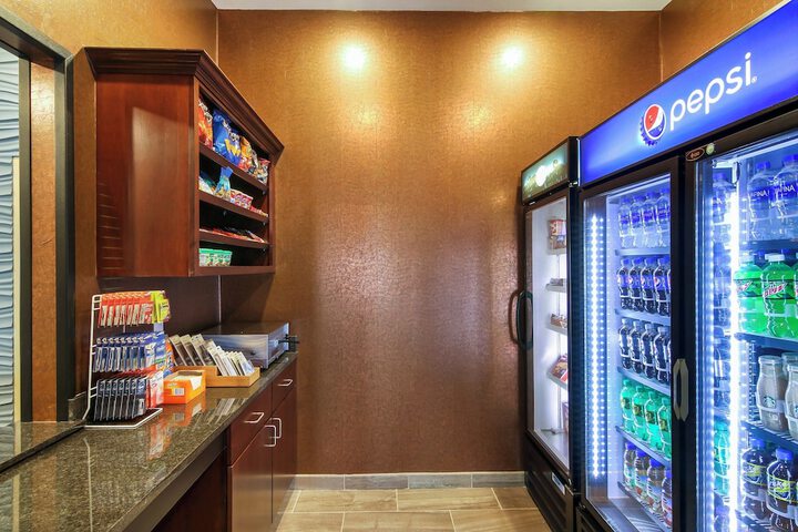 Cobblestone Inn & Suites at UW Stout Downtown Menomonie
