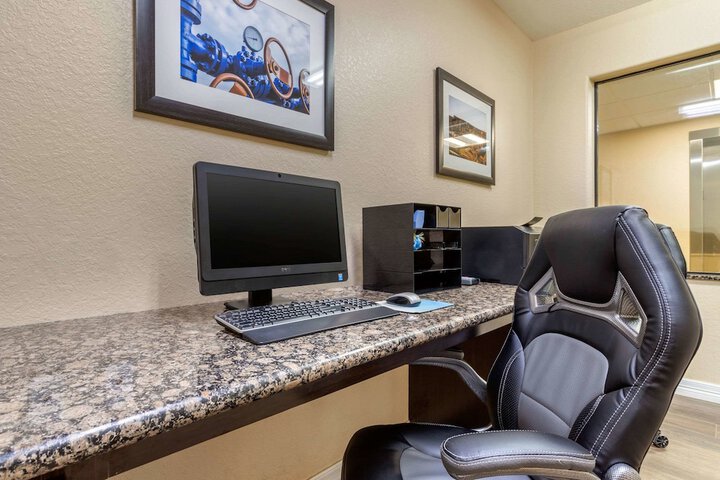 Business Center 30 of 30