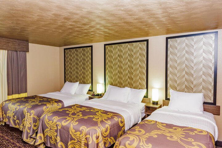 Room 26 of 39