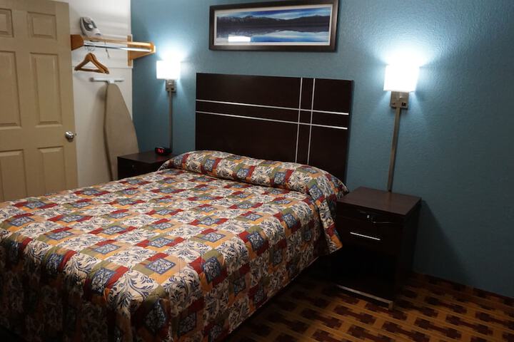 Room 16 of 26