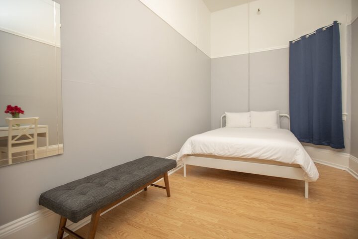 Room 44 of 116