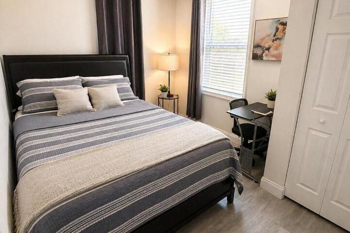 Cozy Two Bedrooms Apartment in Valrico