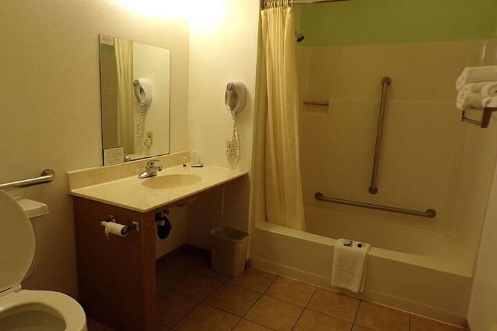 Room 14 of 25