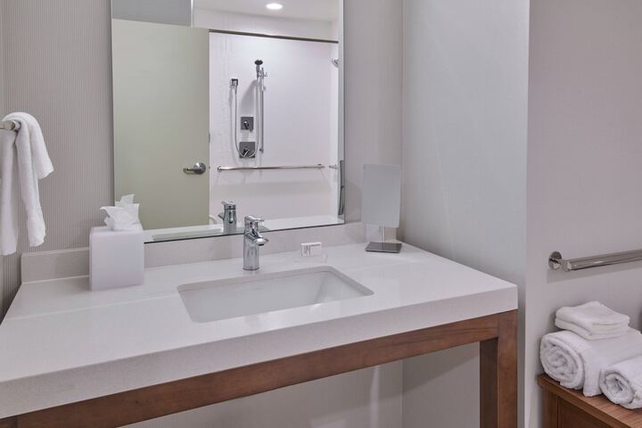 Courtyard by Marriott Petoskey at Victories Square