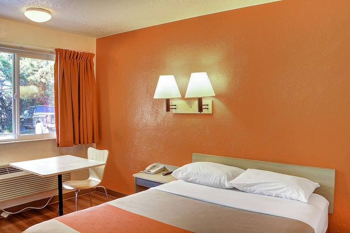 Room 30 of 53