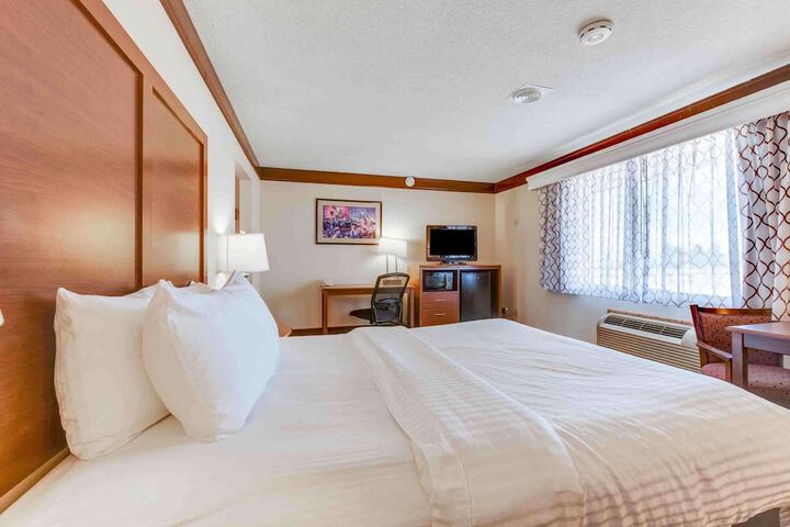Room 32 of 57
