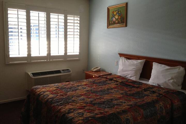 Room 11 of 29