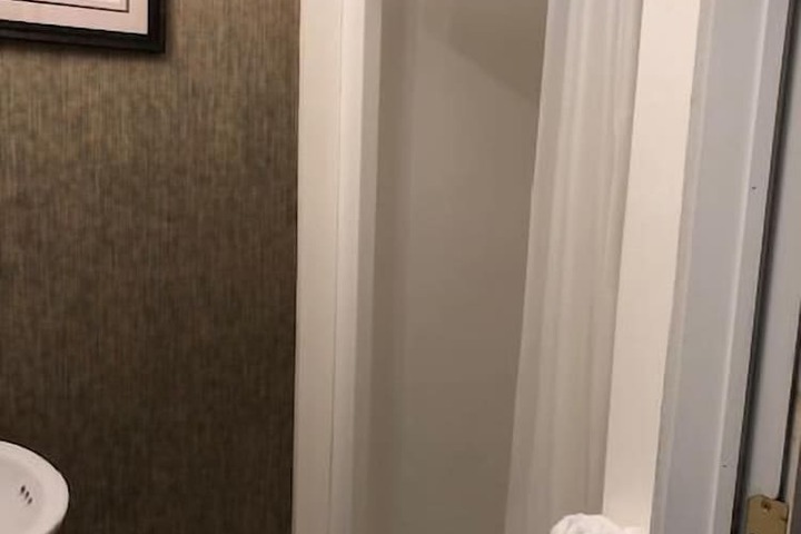 Camelot Restaurant & Inn