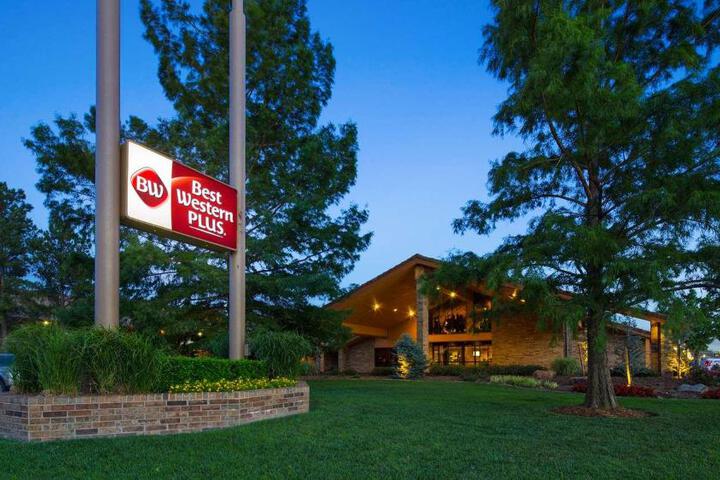Best Western Plus Saddleback Inn & Conference Center
