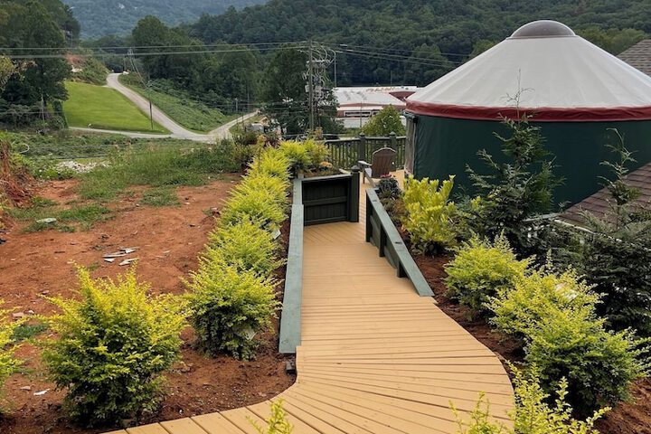Mountain Aire Cottages Inn & Glamping