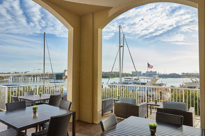 Courtyard St. Petersburg Clearwater / Madeira Beach