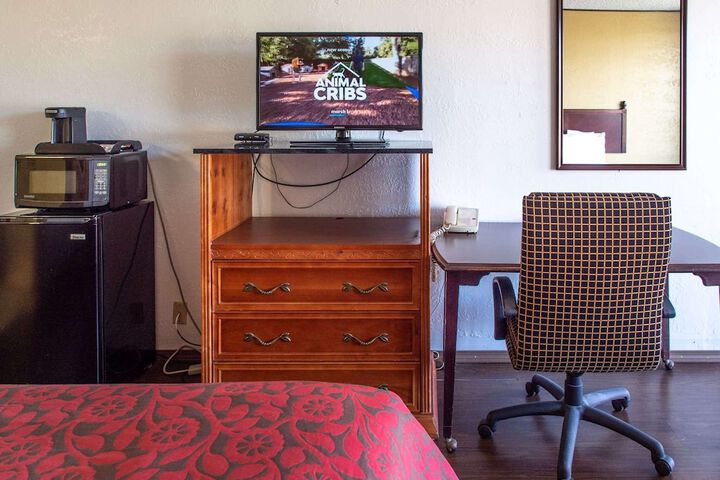 Room 9 of 15