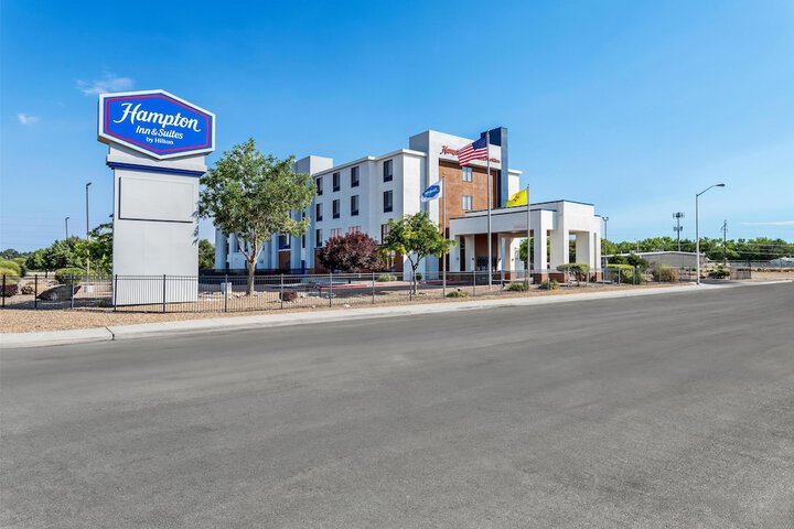 Hampton Inn & Suites Farmington