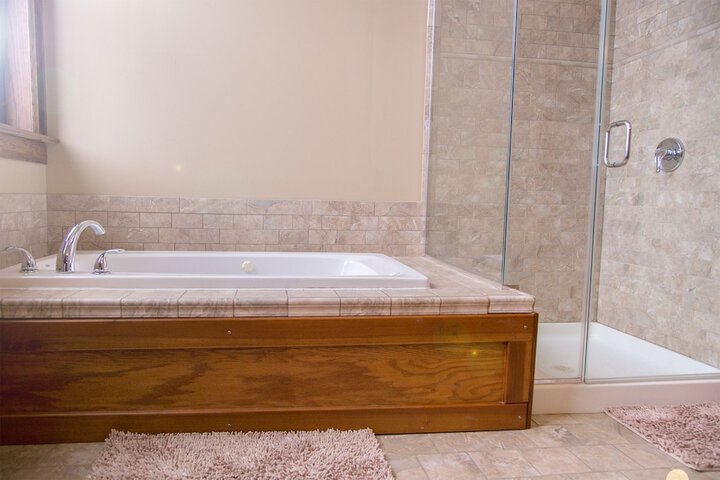 Hot Tub 180 of 185