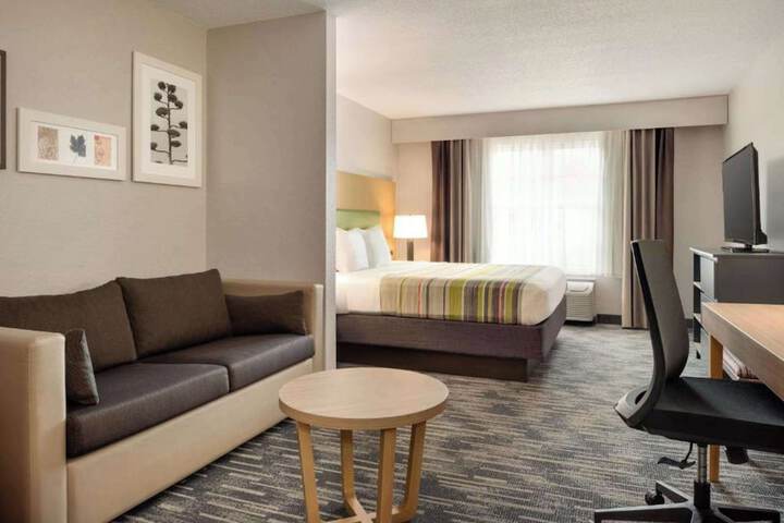 Country Inn & Suites by Radisson Brookings, SD