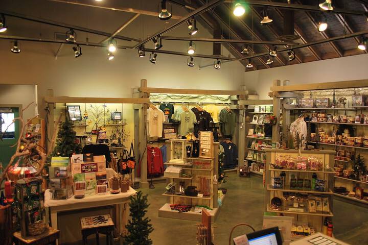 Gift Shop 34 of 44