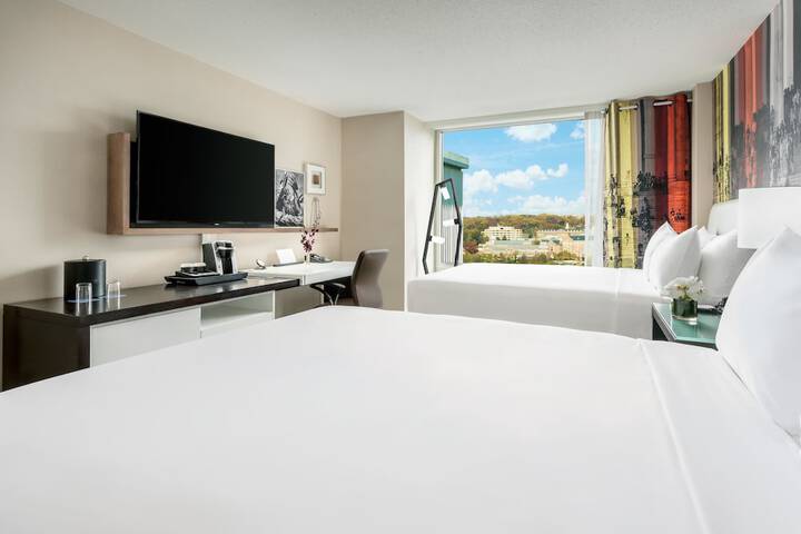 Room 33 of 87