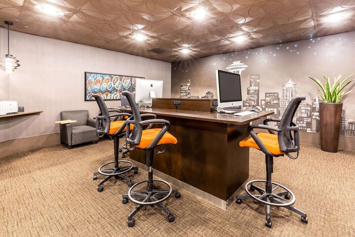 Business Center 33 of 33