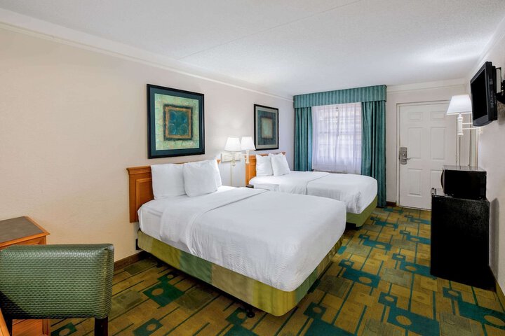 Room 15 of 33