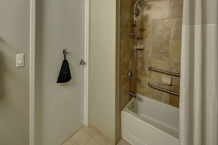 Room 26 of 39